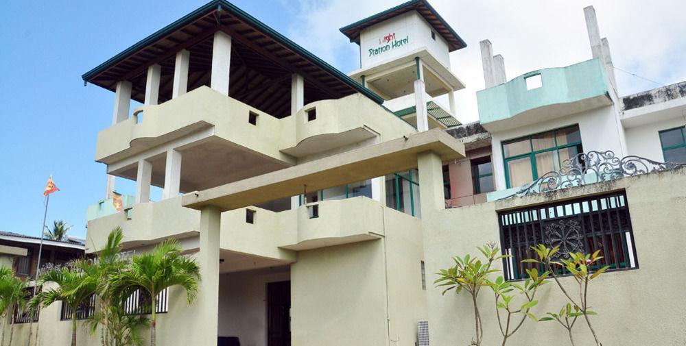 Oyo 290 Night Station Hotel بانادورا المظهر الخارجي الصورة