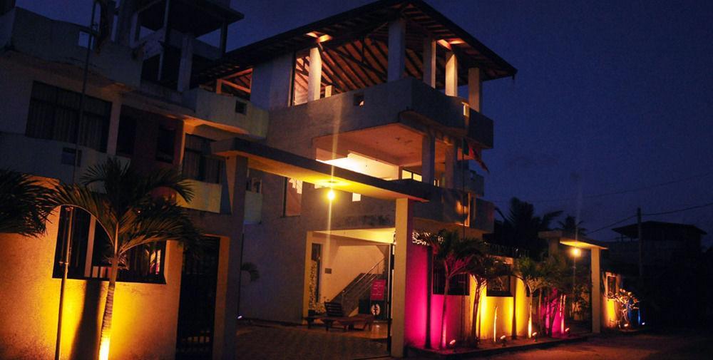 Oyo 290 Night Station Hotel بانادورا المظهر الخارجي الصورة